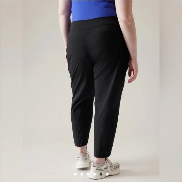 Athleta Trekkie North High Rise Jogger Black 16 C34 - Picture 2 of 10